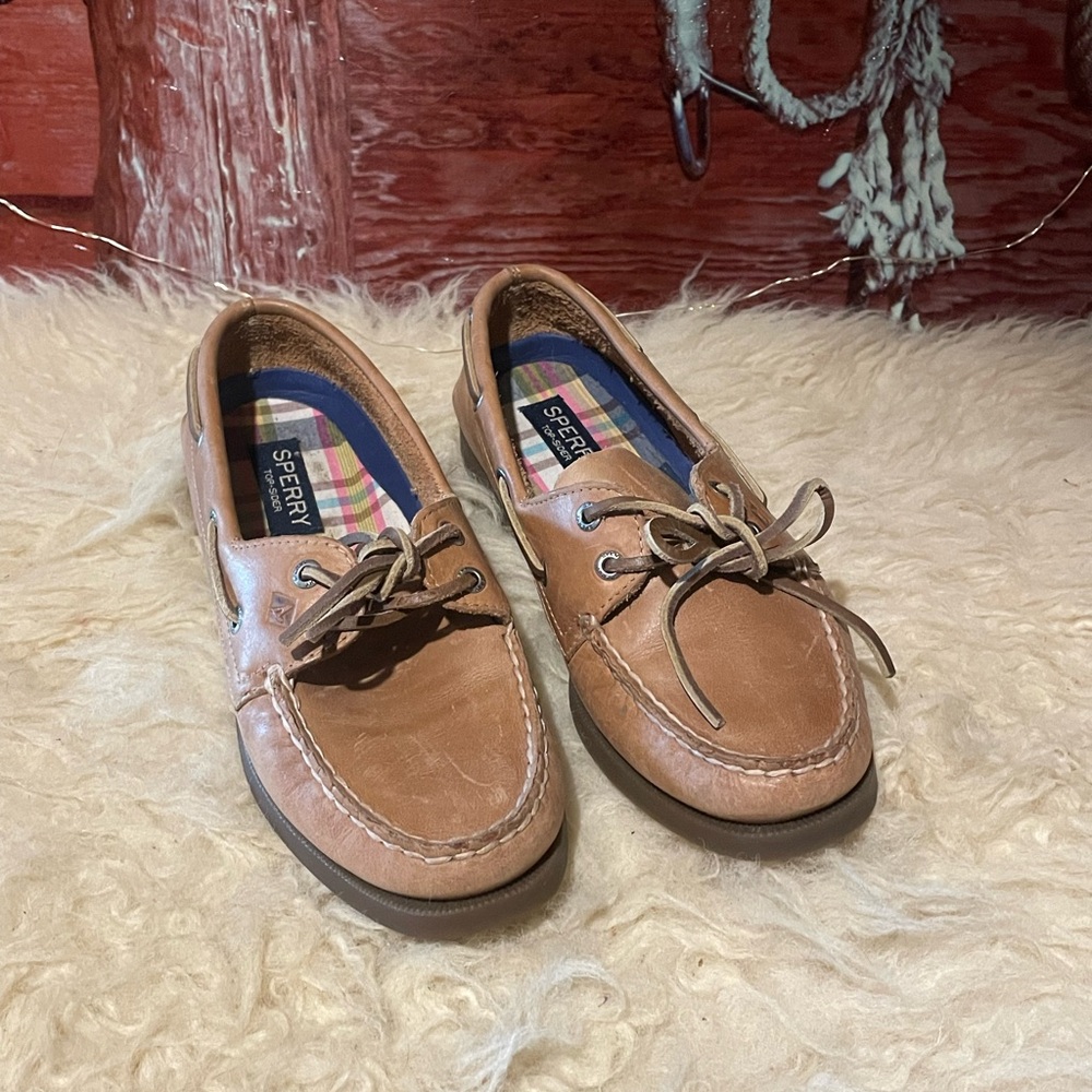 New Sperry brown leather shoes